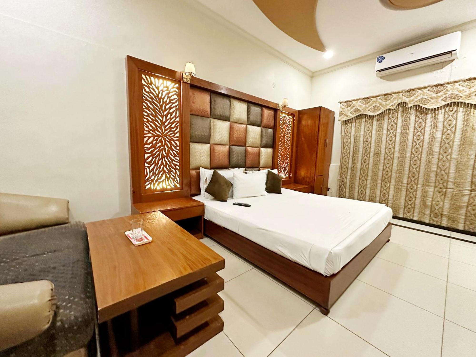 The Grand Hotel Multan Eksteriør billede