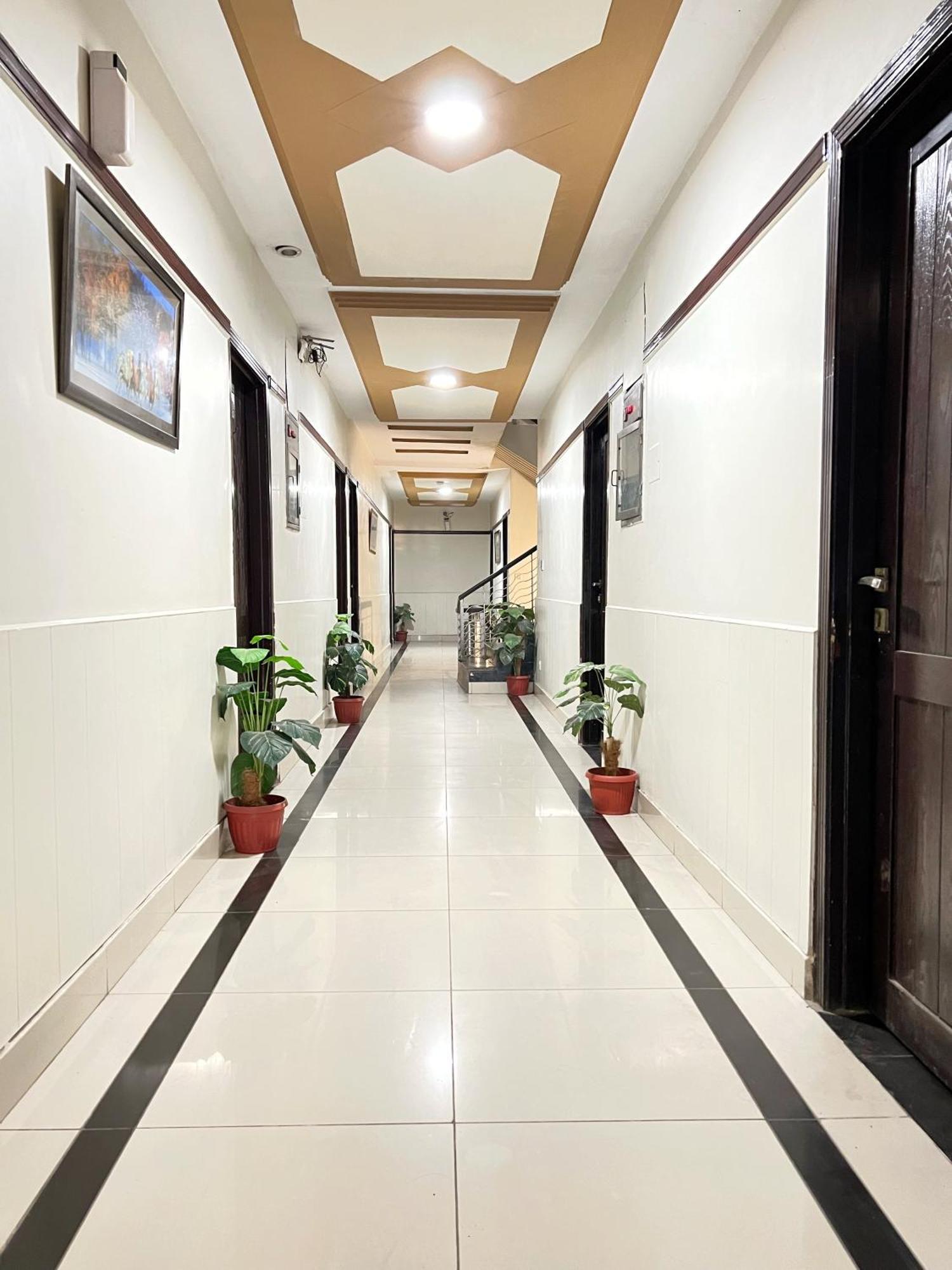 The Grand Hotel Multan Eksteriør billede