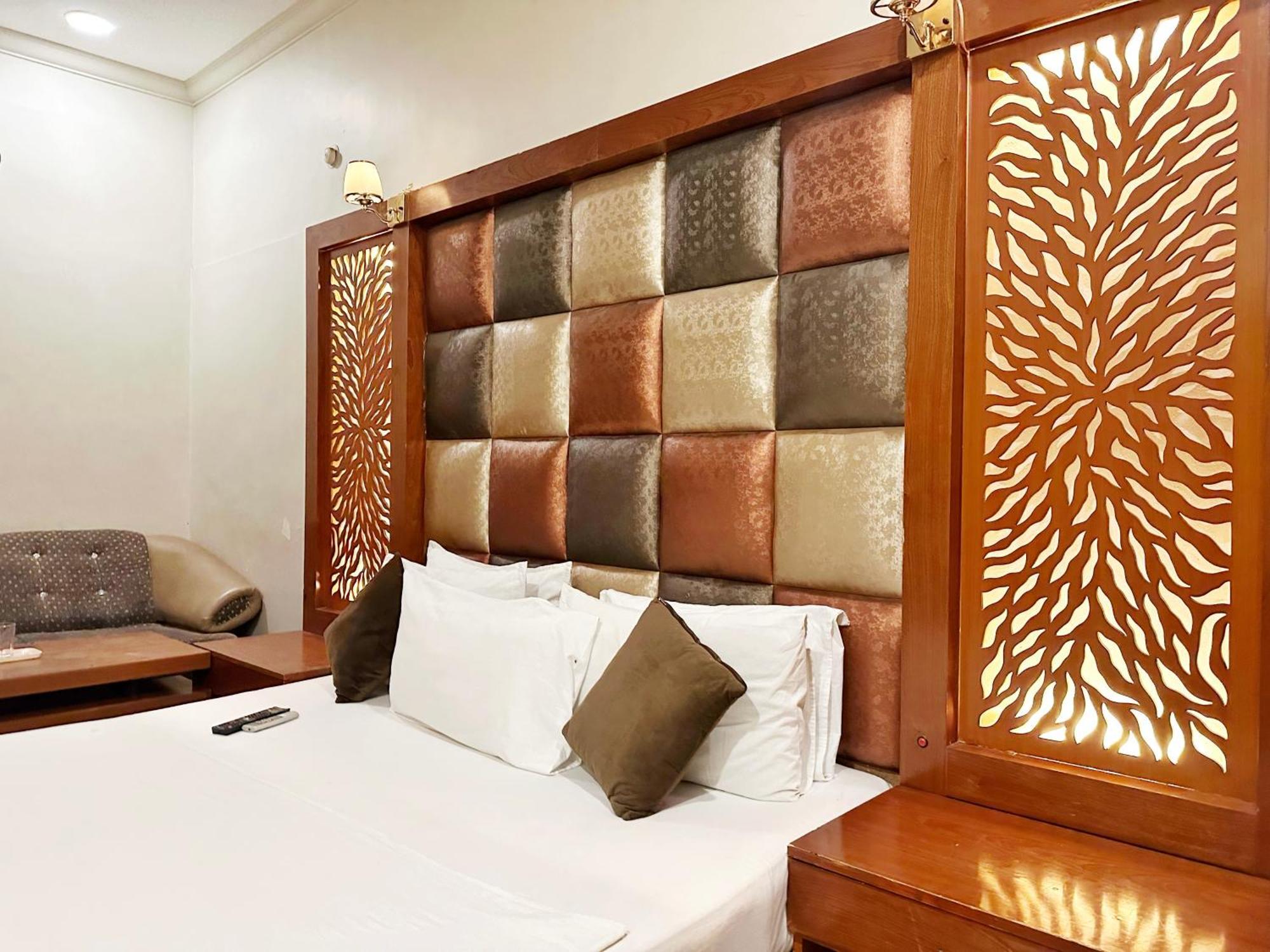 The Grand Hotel Multan Eksteriør billede