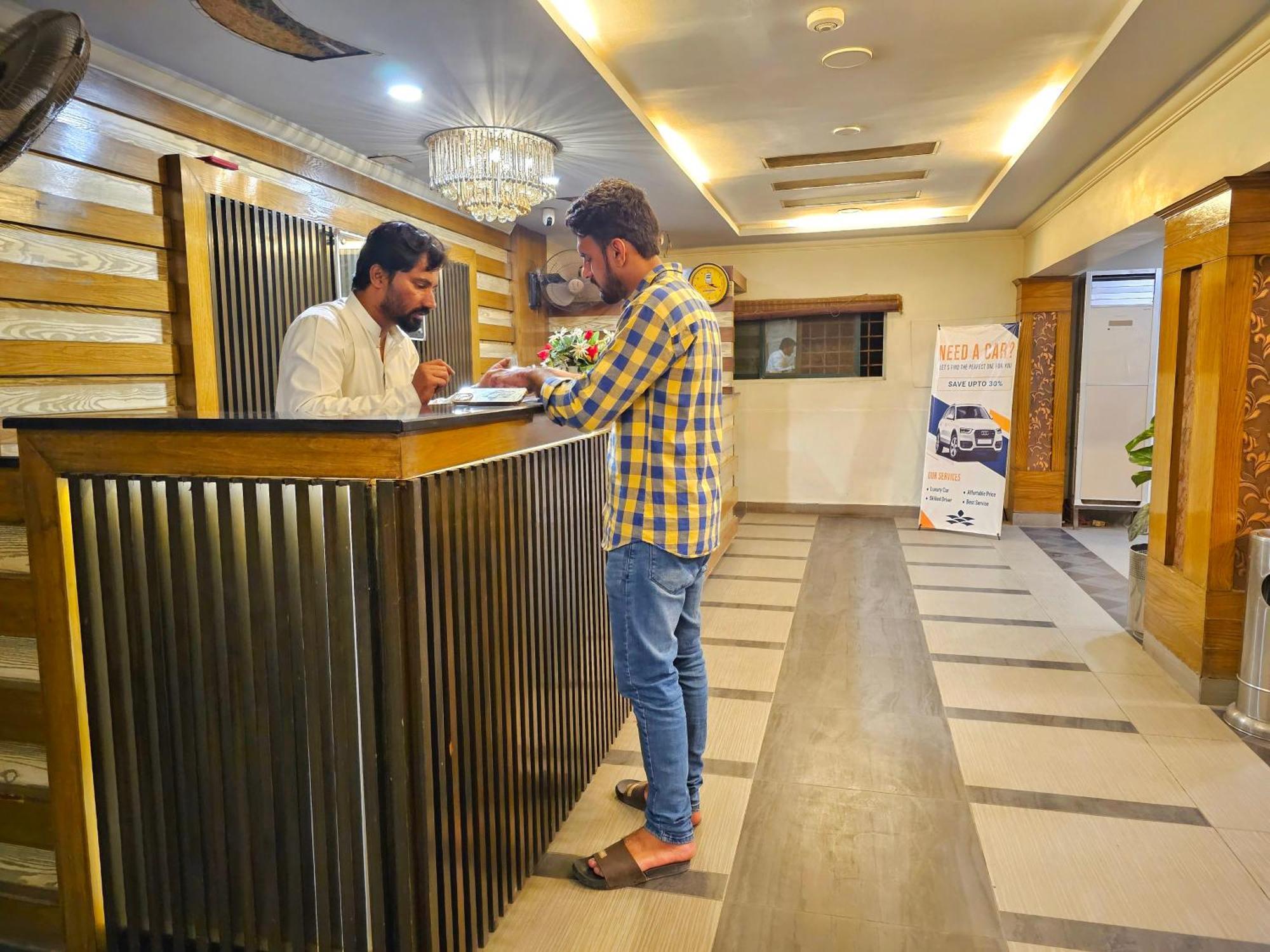 The Grand Hotel Multan Eksteriør billede