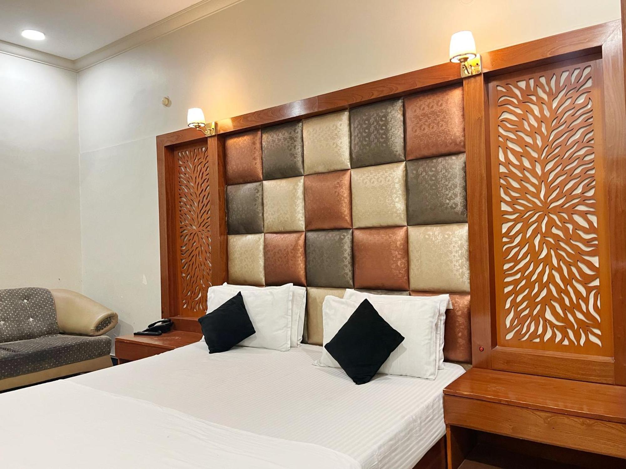 The Grand Hotel Multan Eksteriør billede