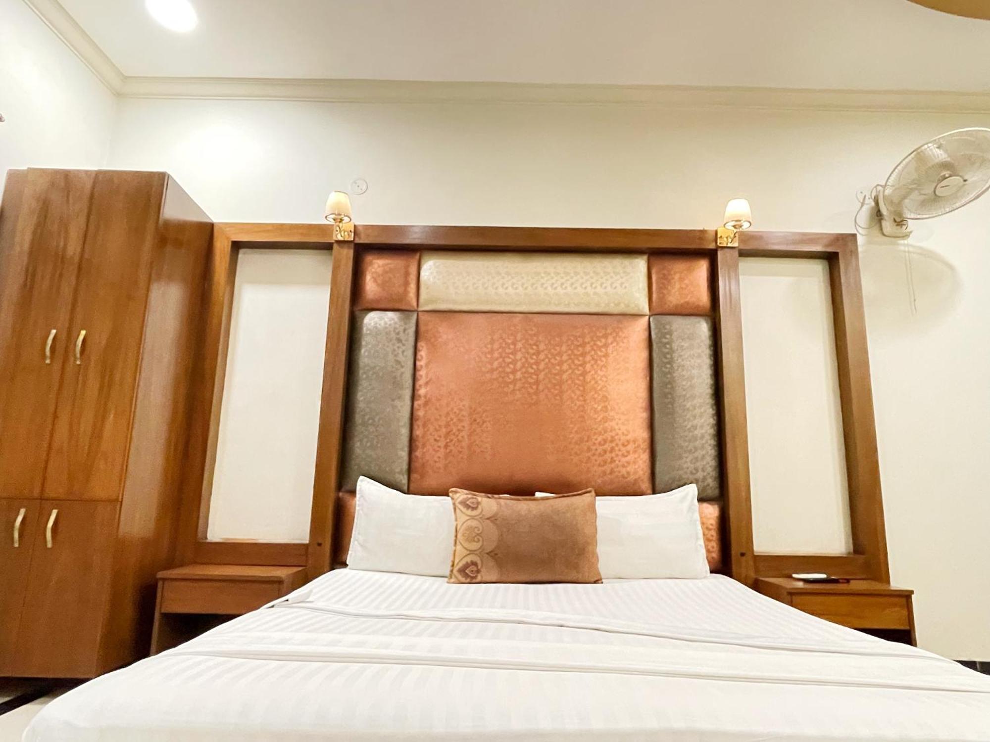The Grand Hotel Multan Eksteriør billede