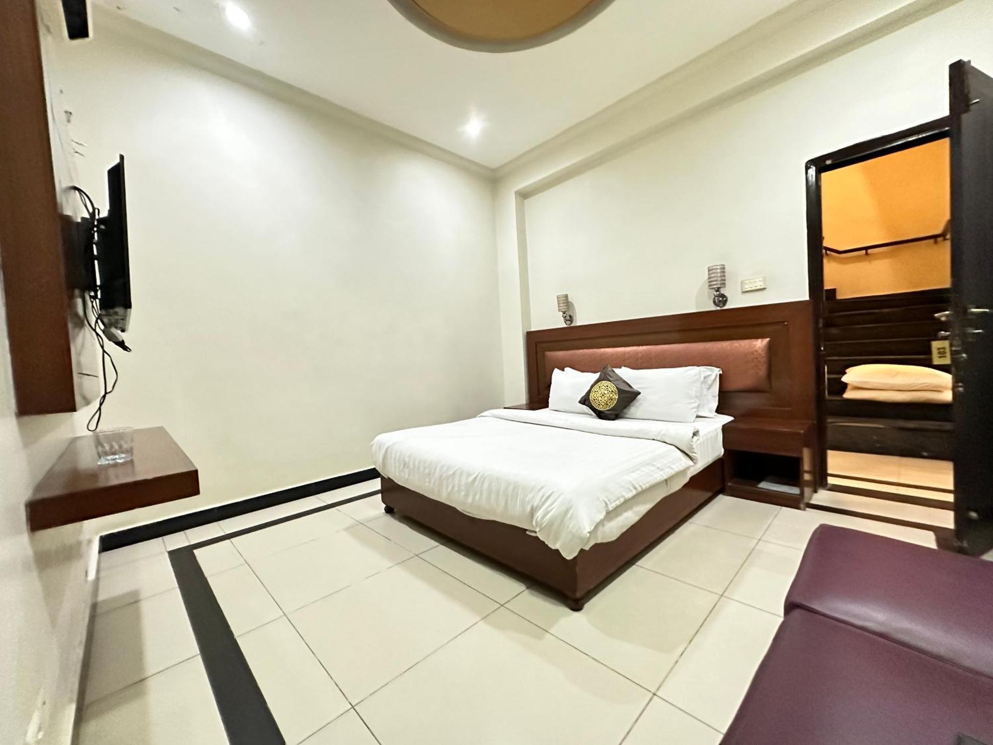 The Grand Hotel Multan Eksteriør billede